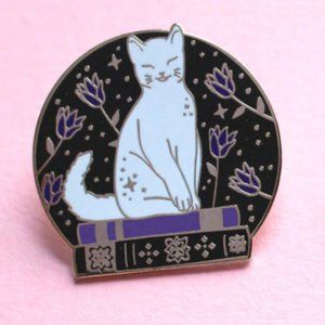 Book Loving Cat Enamel Pin